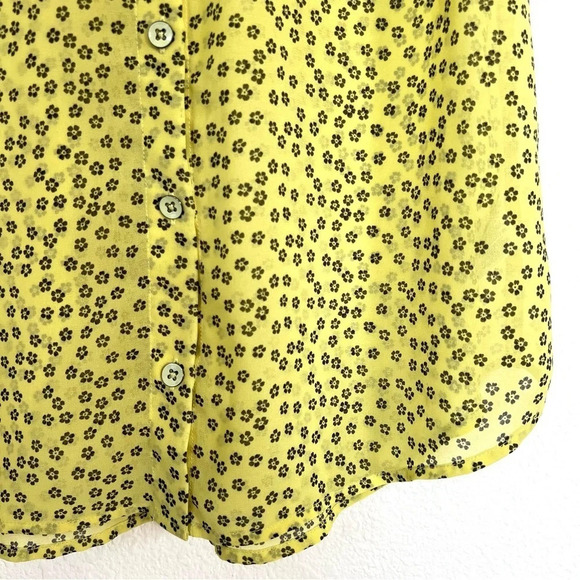 Cabi Bright Yellow Sheer Ditzy Daisy Button Down Shirt Blouse Medium - Picture 12 of 15
